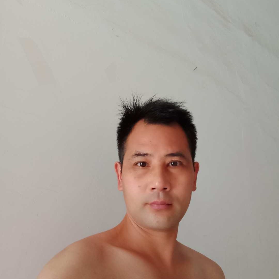 现实踢水杯的照片