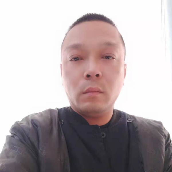 项链闻隐形的照片