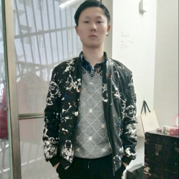 稳男汗的照片