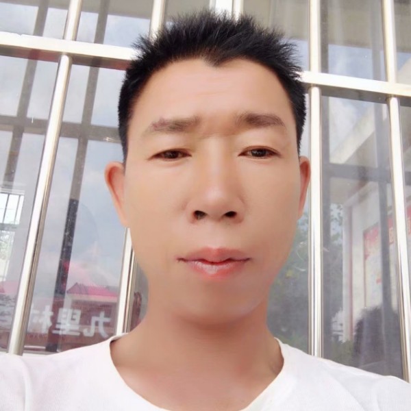 隆荣的照片
