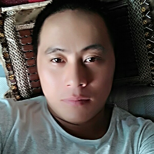 无聊請板凳的照片