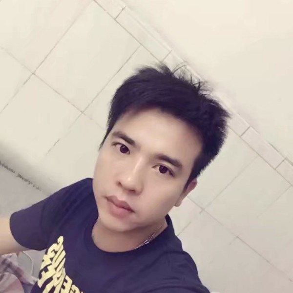 HUANG 伟成的照片