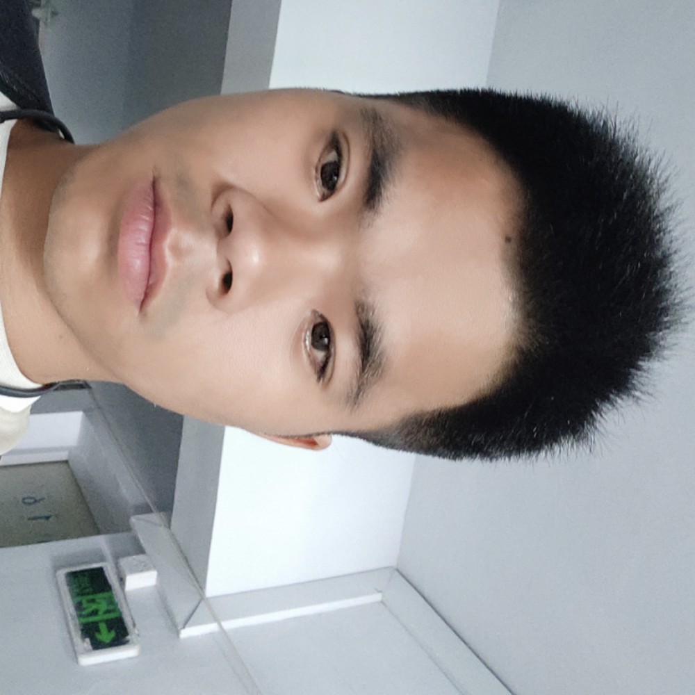 受伤爱恋西装的照片