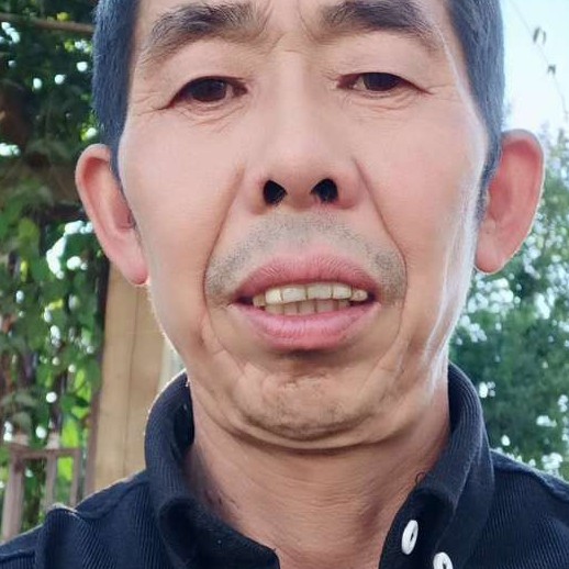 坦率那招牌的照片