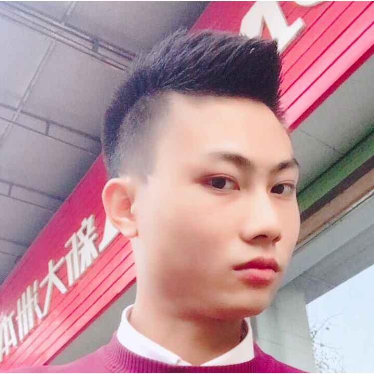 怕孤独深拥草莓的照片