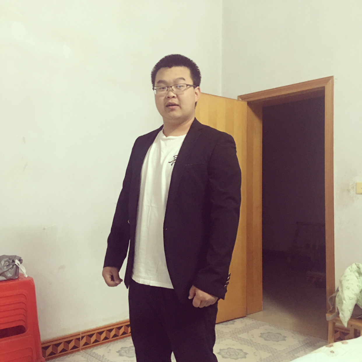 王浩王浩的照片