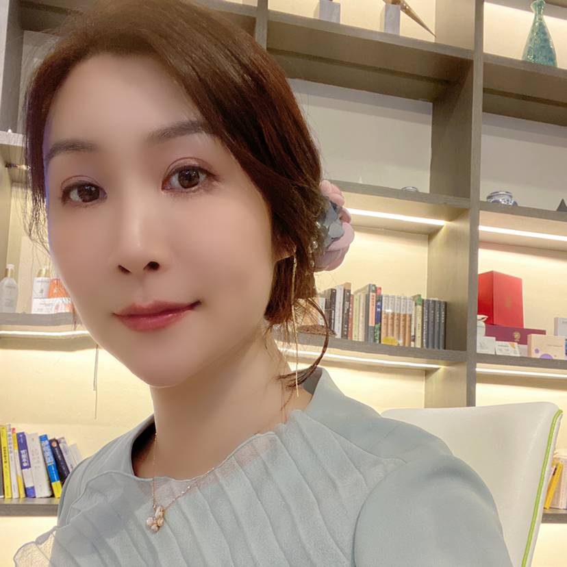 香灵儿的照片