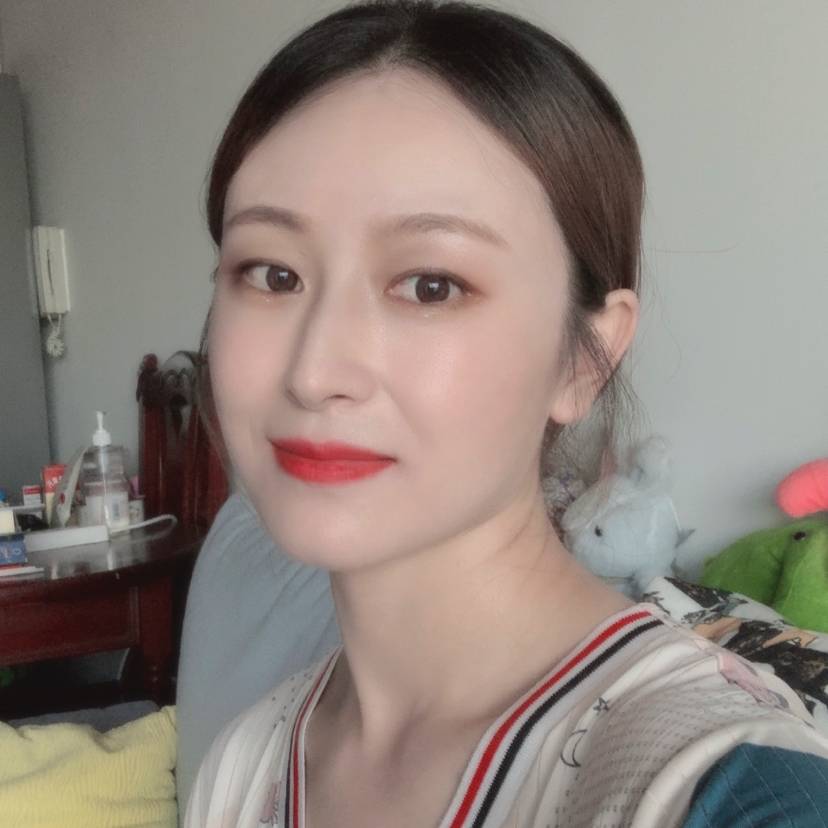 斯文笑电脑的照片