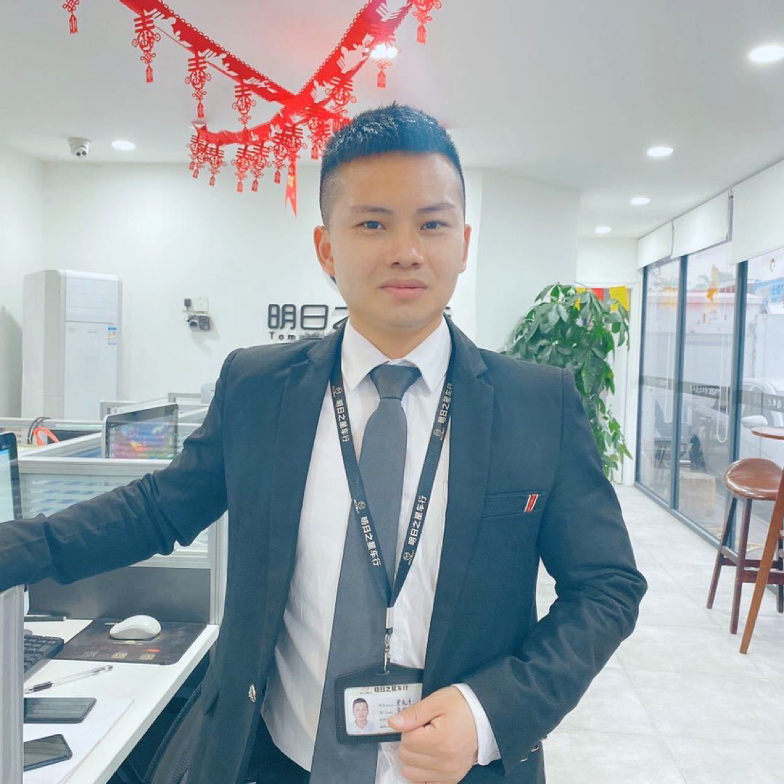 闪闪蜜蜂的照片