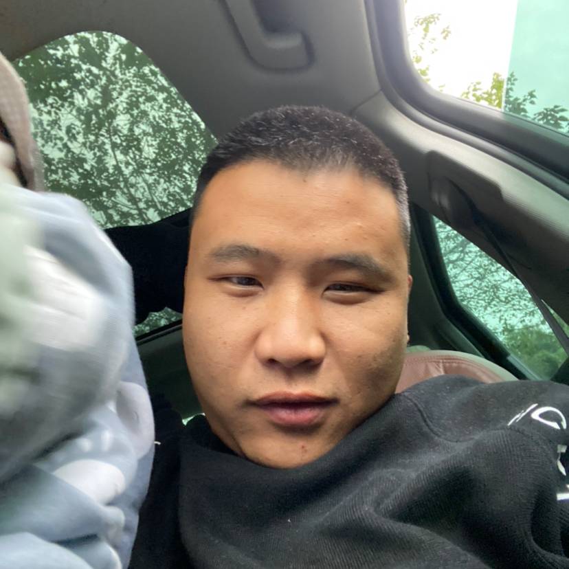 伊人耳边的照片