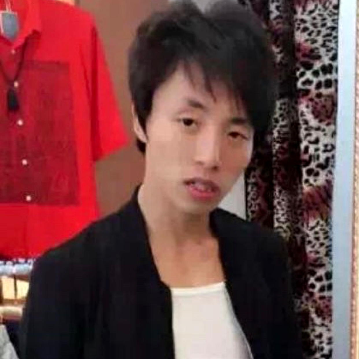 稳重成熟的小伙的照片