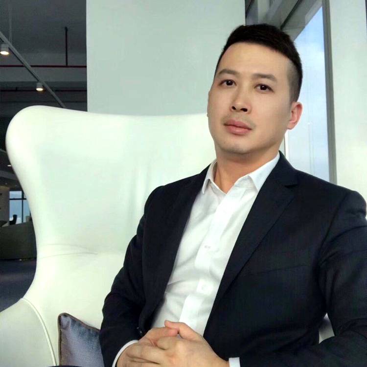 红尘倾心大胆的照片