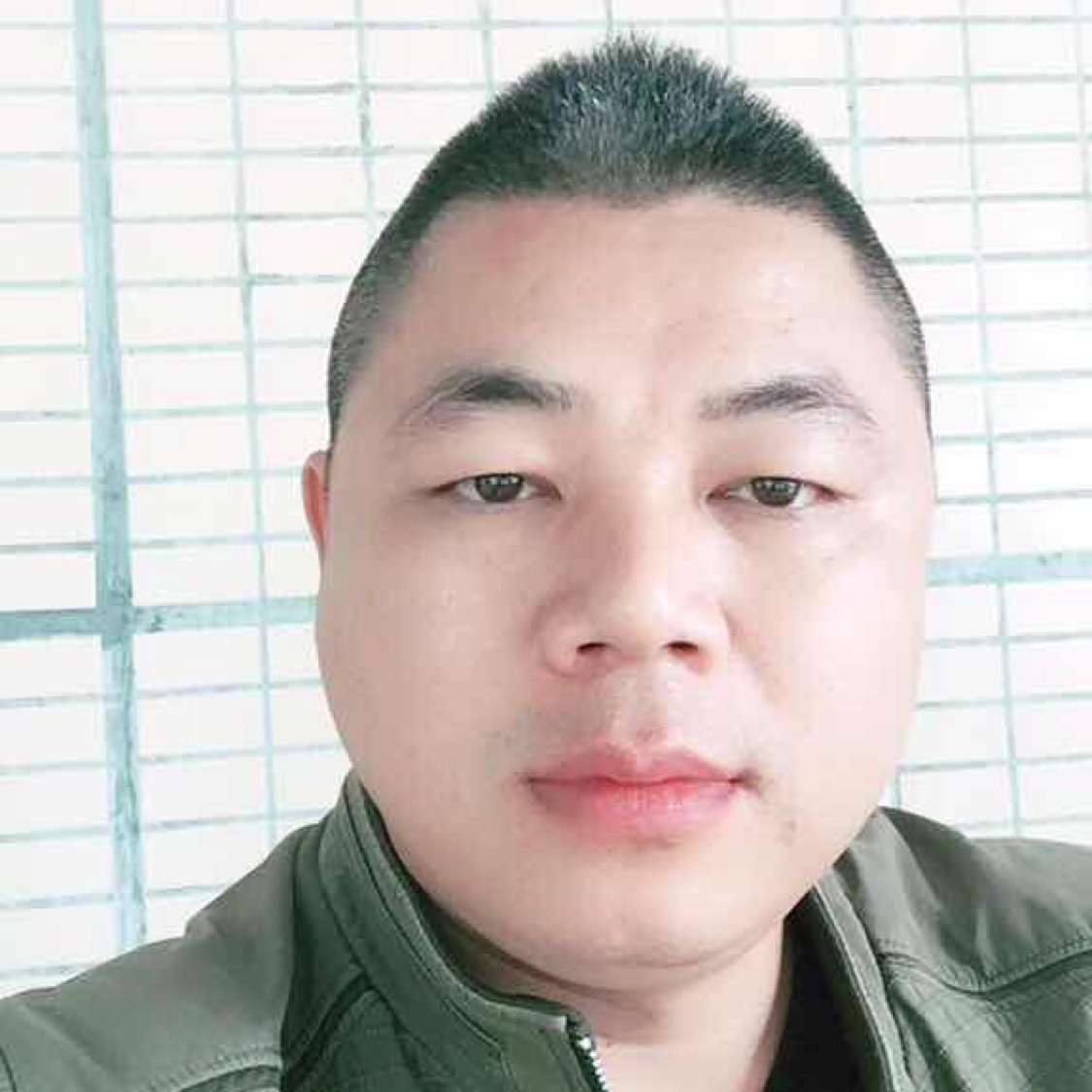 尘宵就一个人的照片