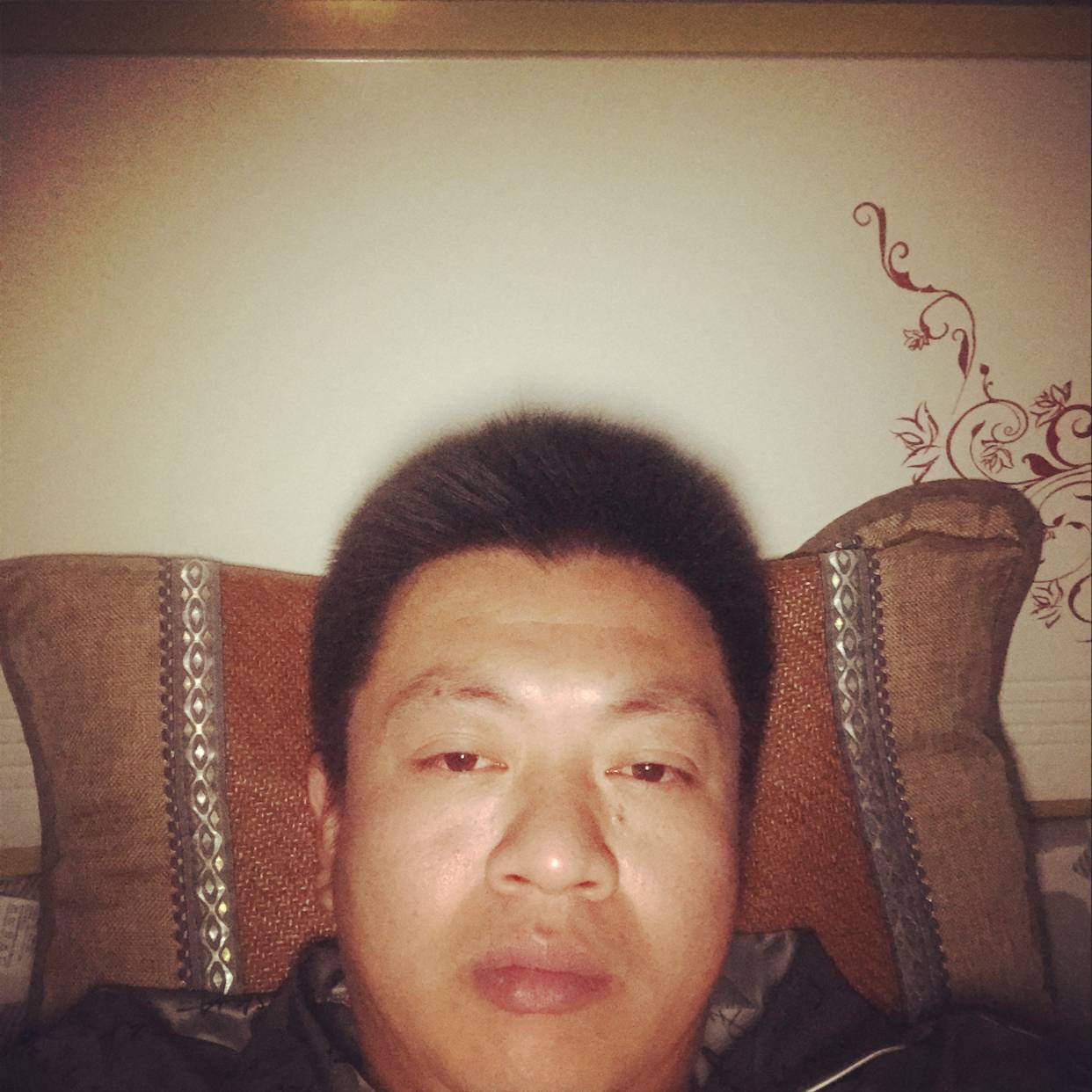 哈密瓜浅吻爱听歌的照片