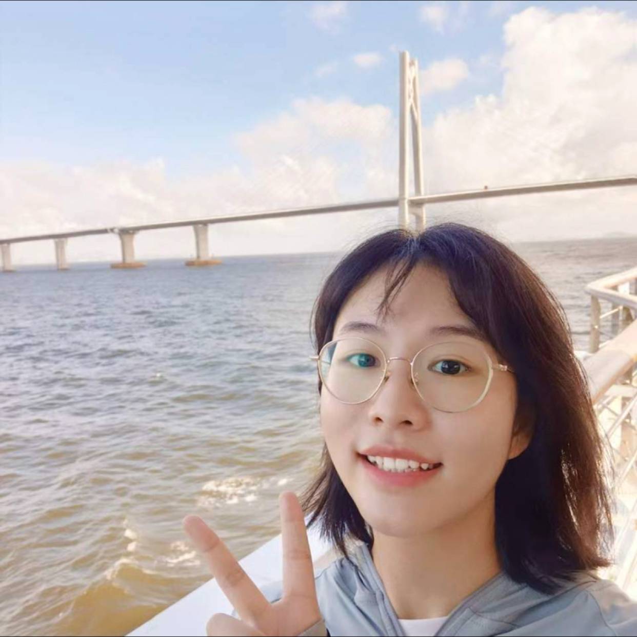 现实放弃小蚂蚁的照片