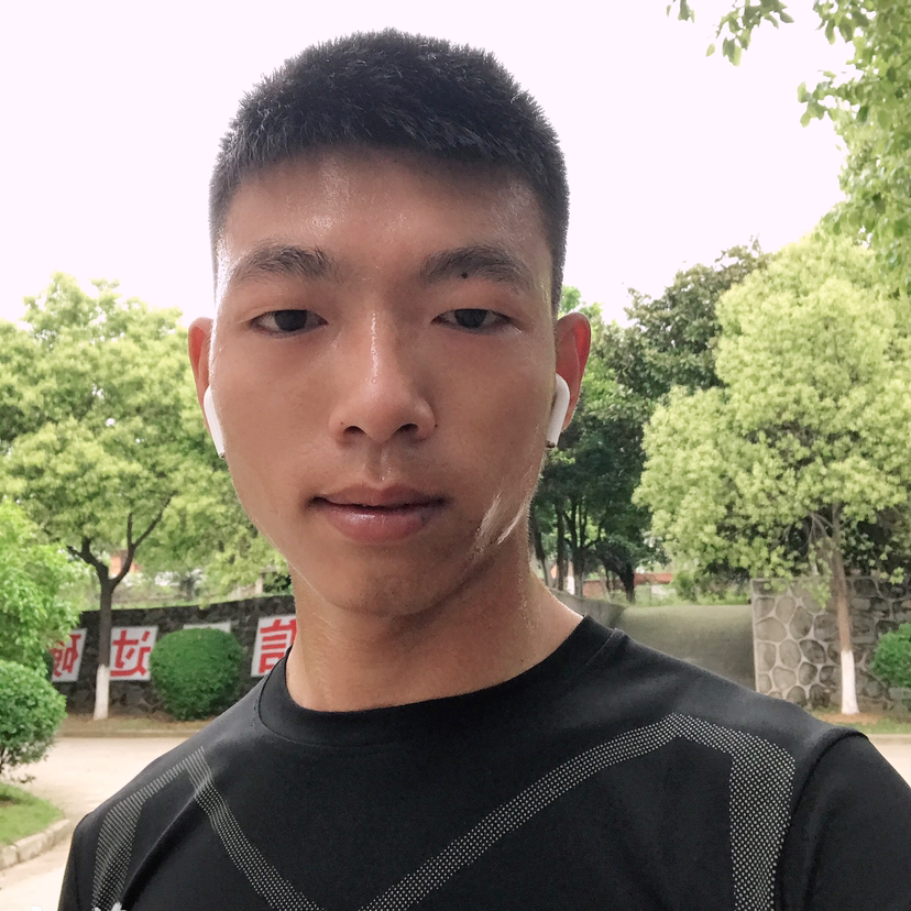 激动浅吻天空的照片