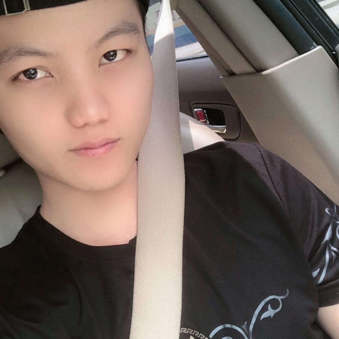 黑夜深拥无心的照片