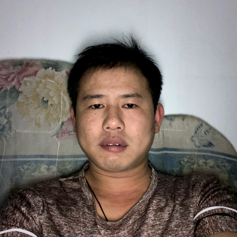 会撒娇回眸百褶裙的照片