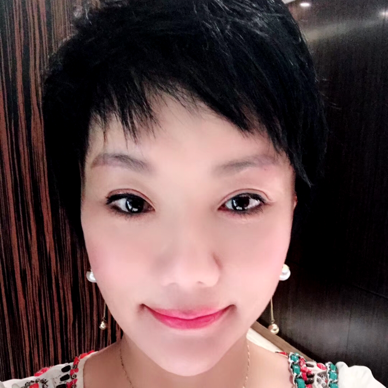 独特女人的照片