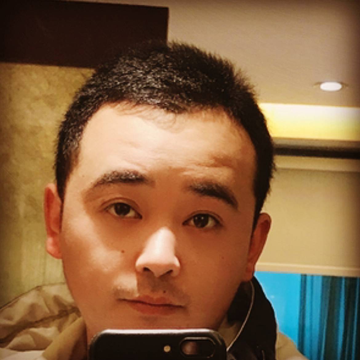 流影深拥亲爱的的照片