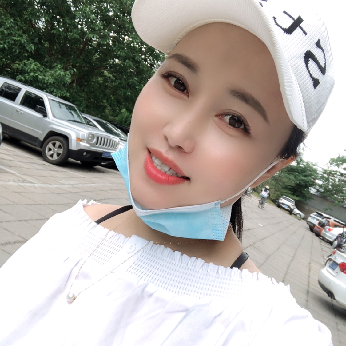 灰蓝的照片