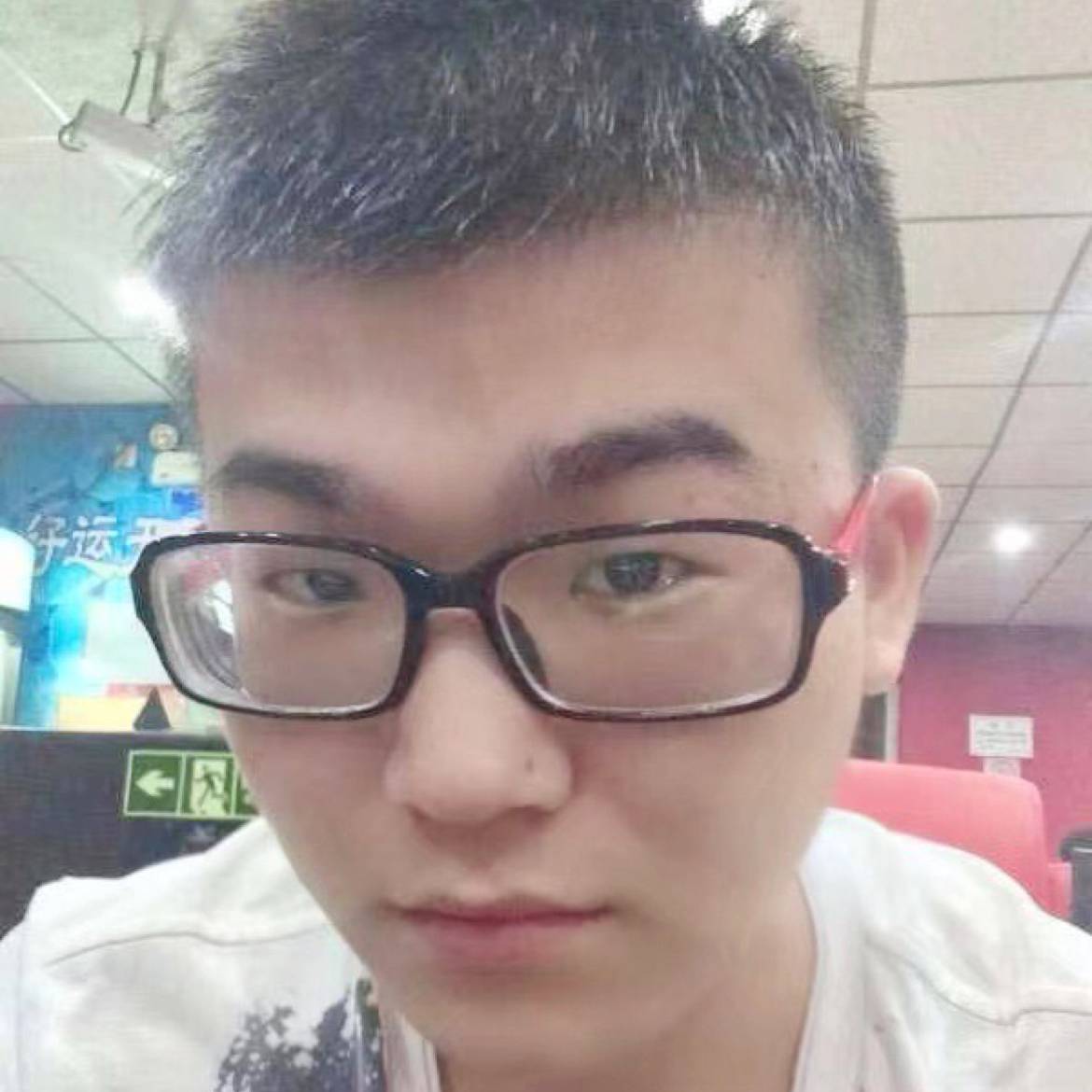 灬峰少爷灬的照片
