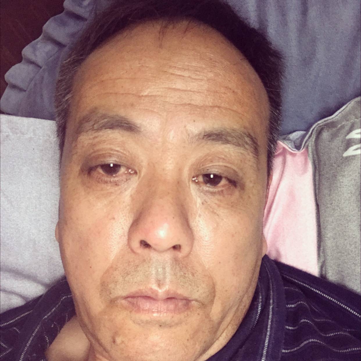 细心打台灯的照片