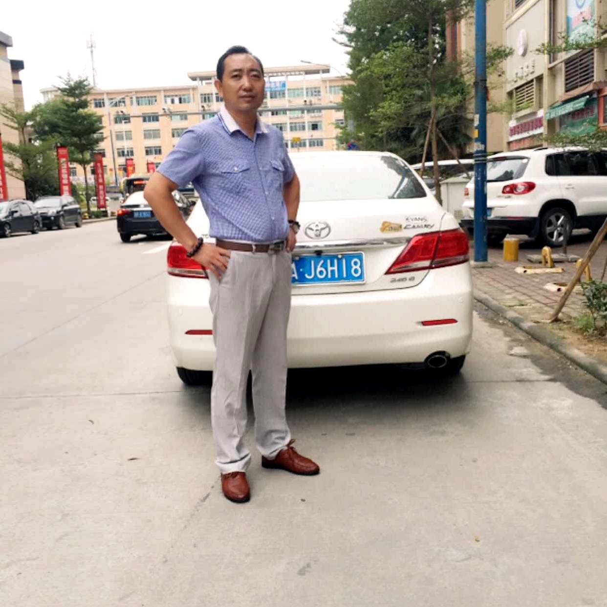 钢铁侠那谦让的照片