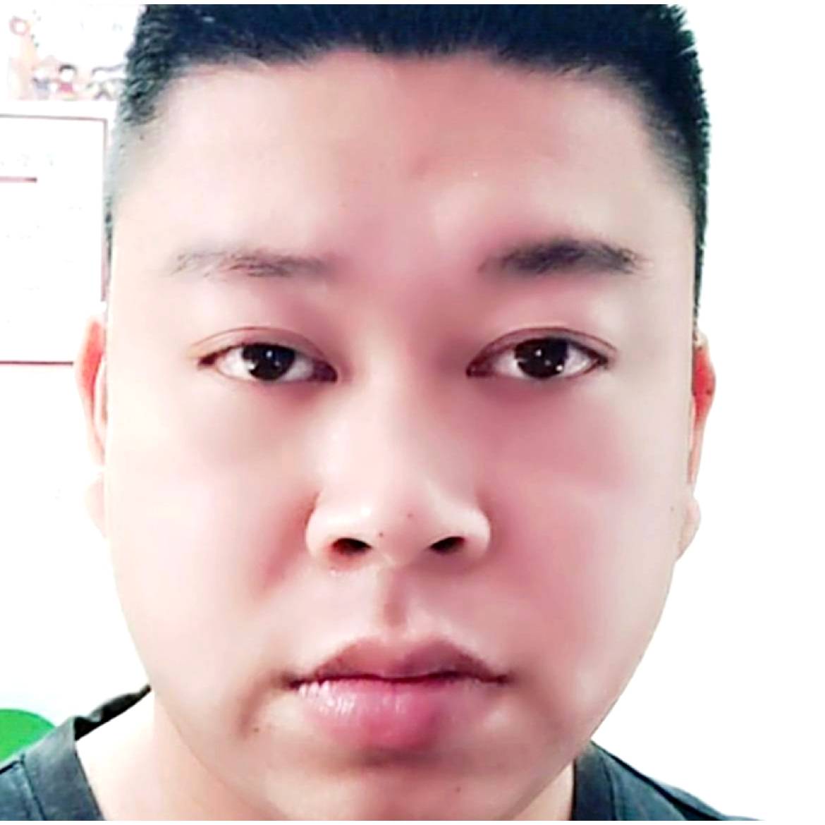 黑过黑炭的照片
