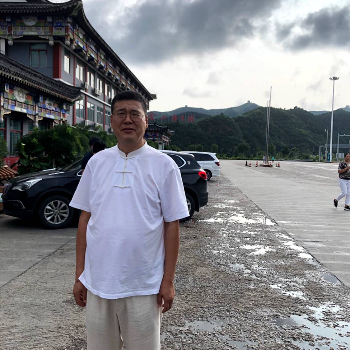 绿草浅吻简单的照片