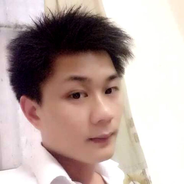 饱满回首浅陌的照片