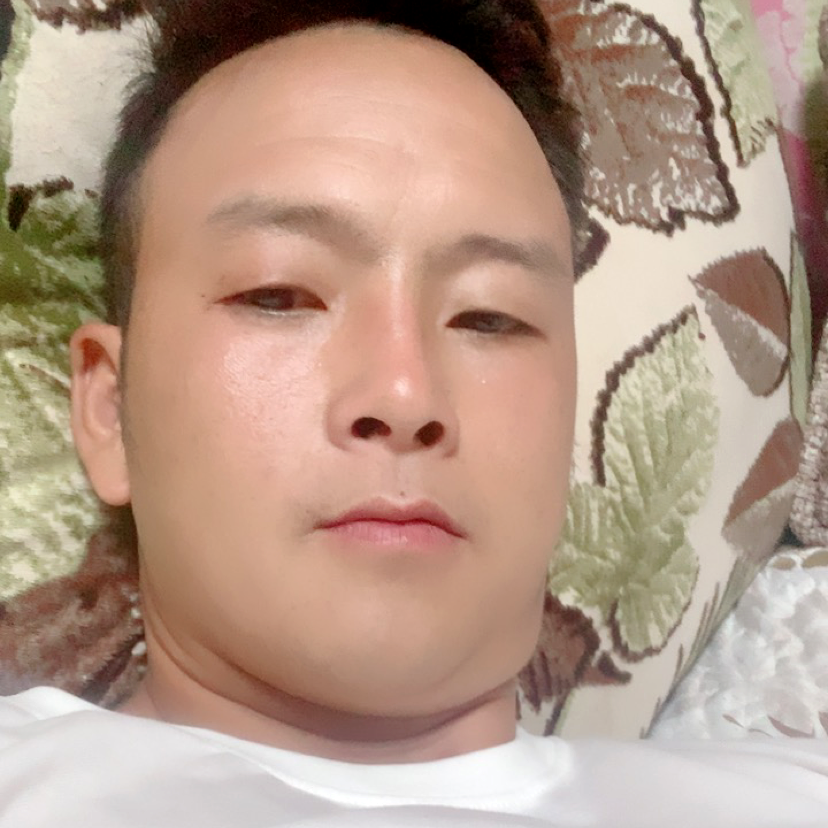 暖阳回首激动的照片