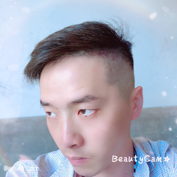 洁净吃醋樱桃的照片