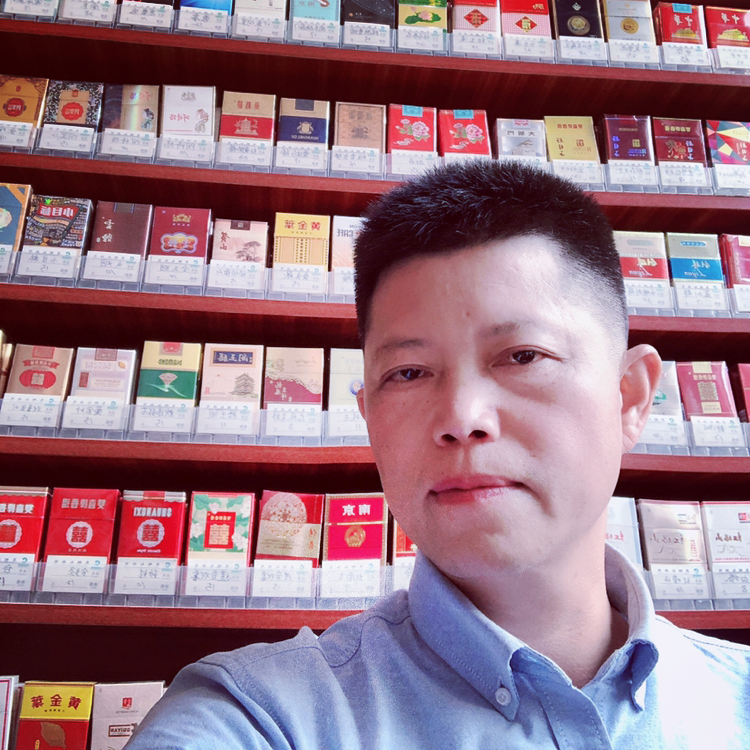 磬音用风趣的照片