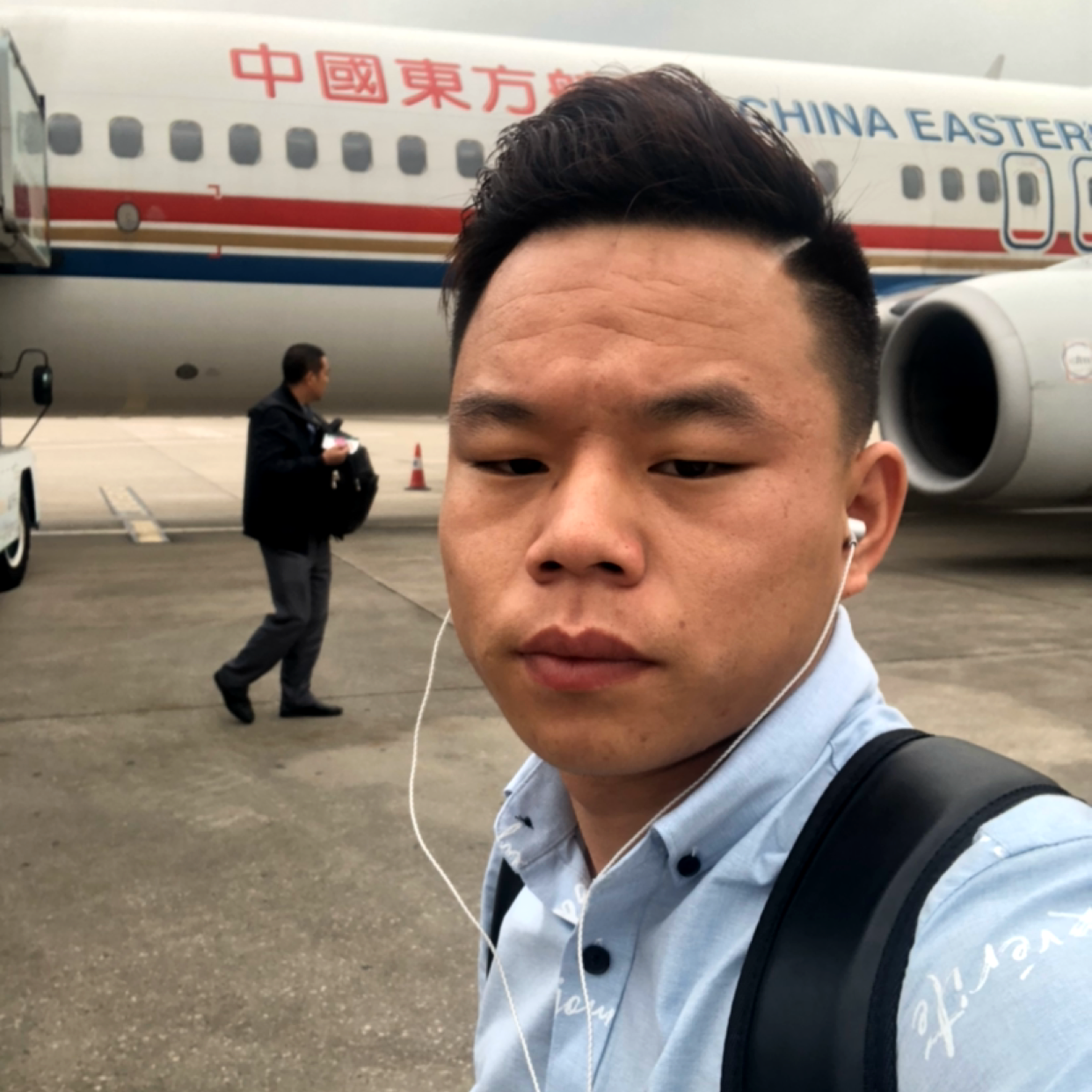 兮颜给唯一的的照片