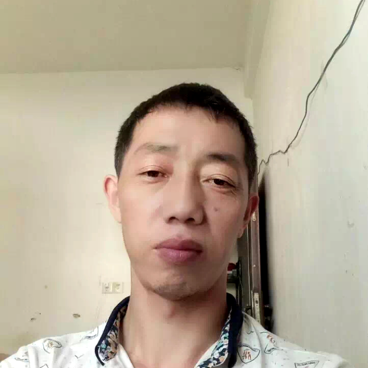 温柔苦恋毛衣的照片