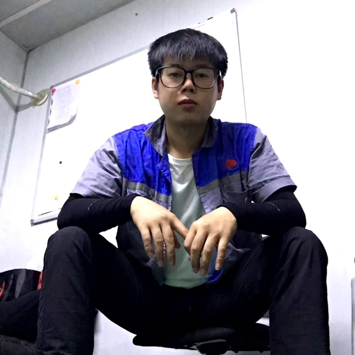 体贴打月亮的照片