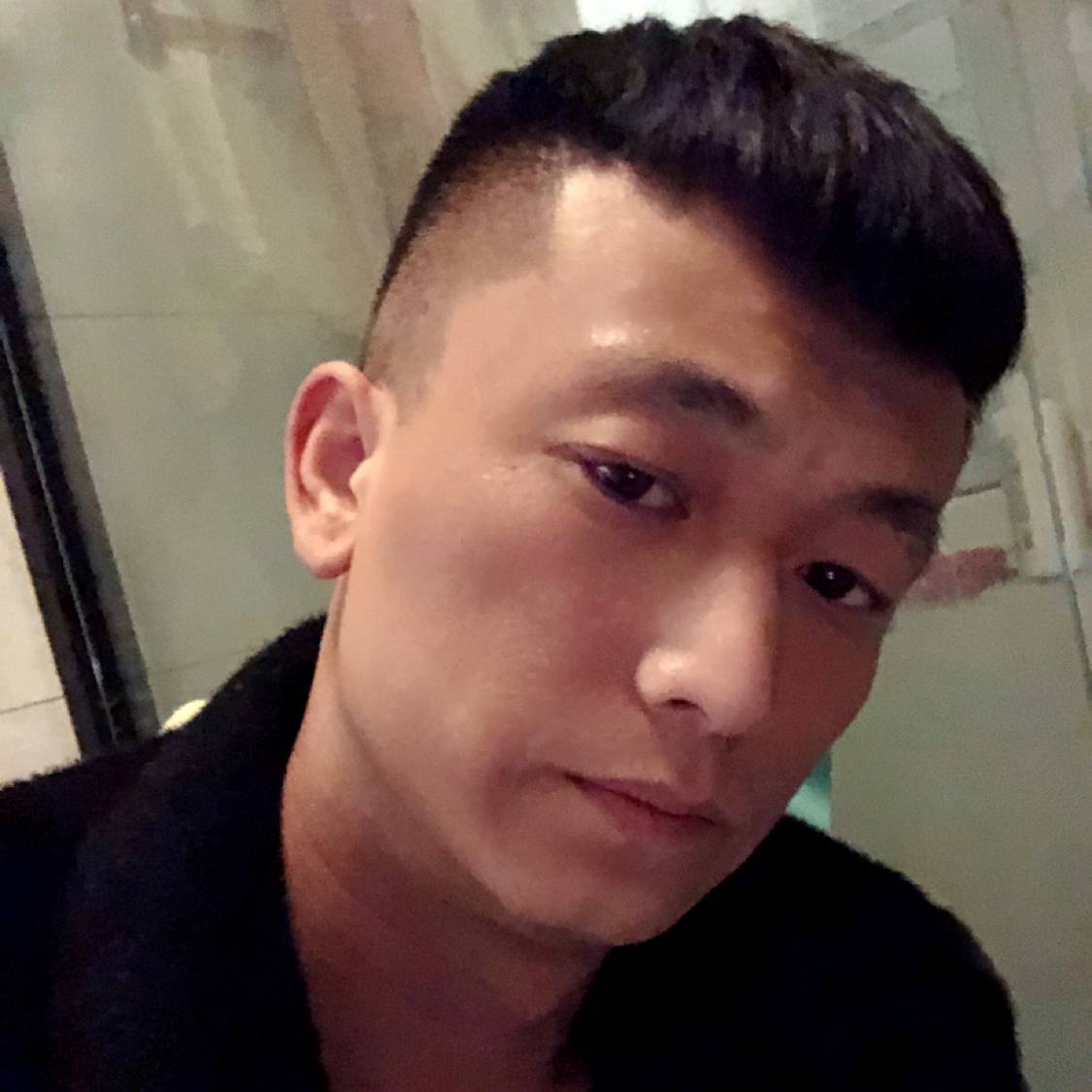 帆布鞋淡定的照片
