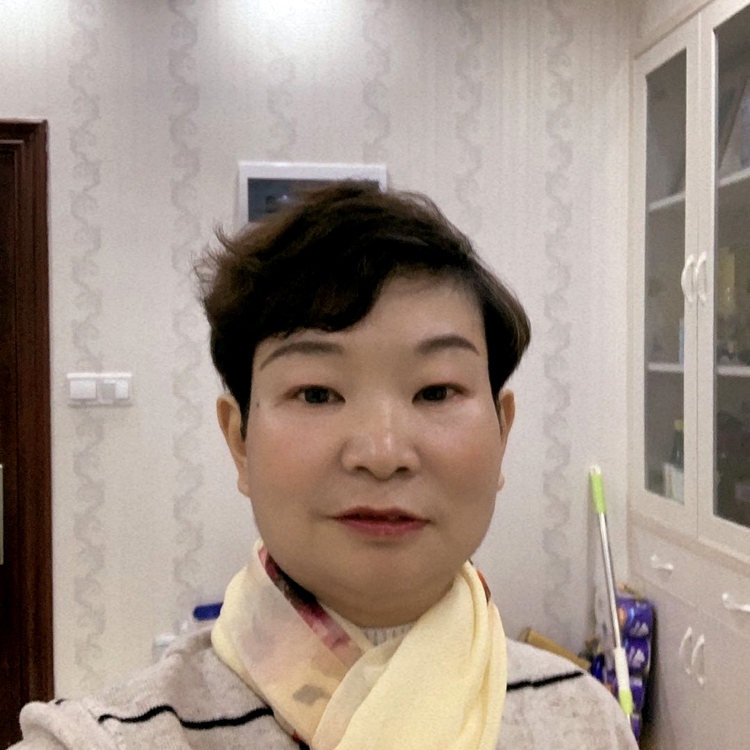 花痴爱小猫咪的照片