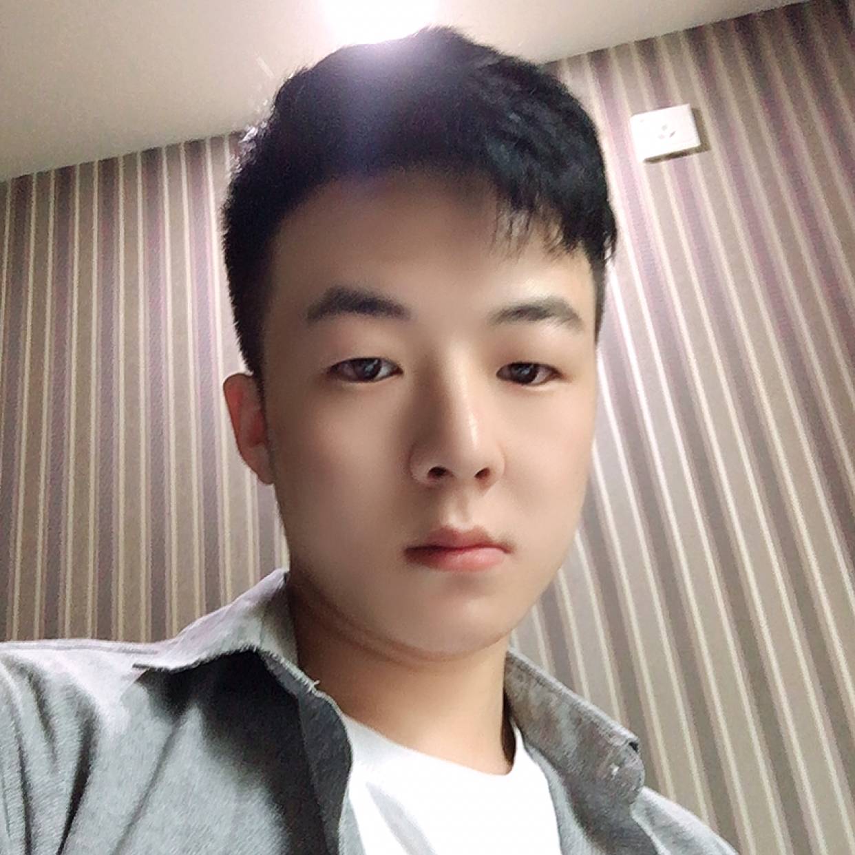 微笑保卫薯片的照片