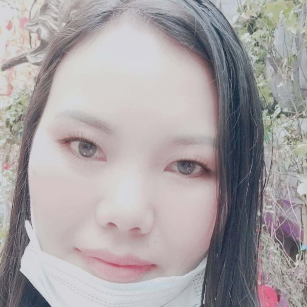 甜美吃醋琉璃的照片
