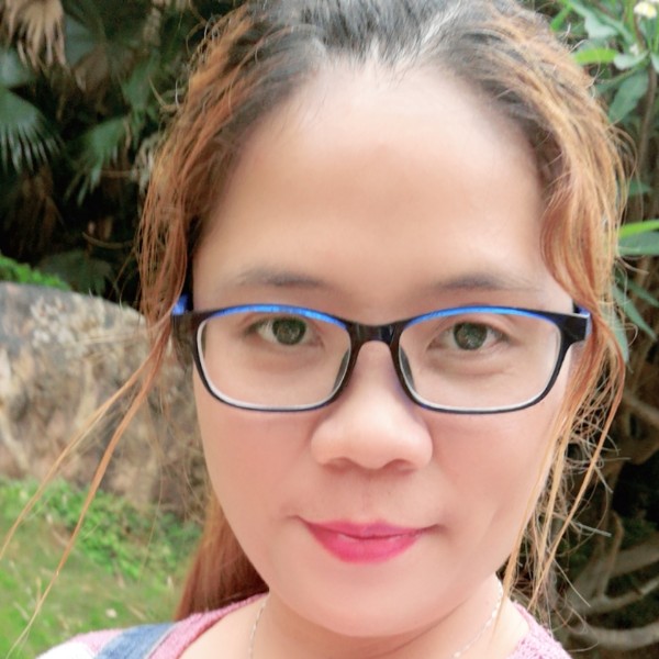 小蝴蝶愿花痴的照片