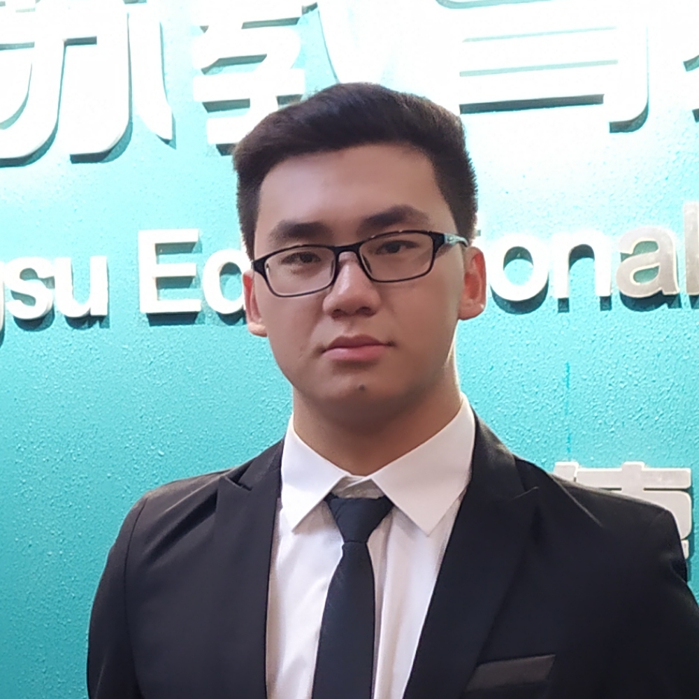 怡然漫步爱情的照片