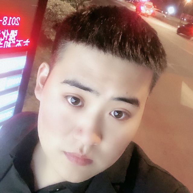 山岚蹁跹一个人的照片