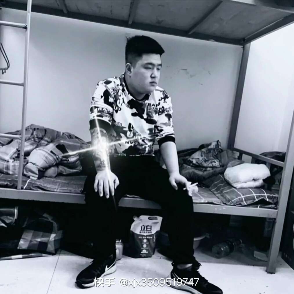 贪玩吃醋路人的照片