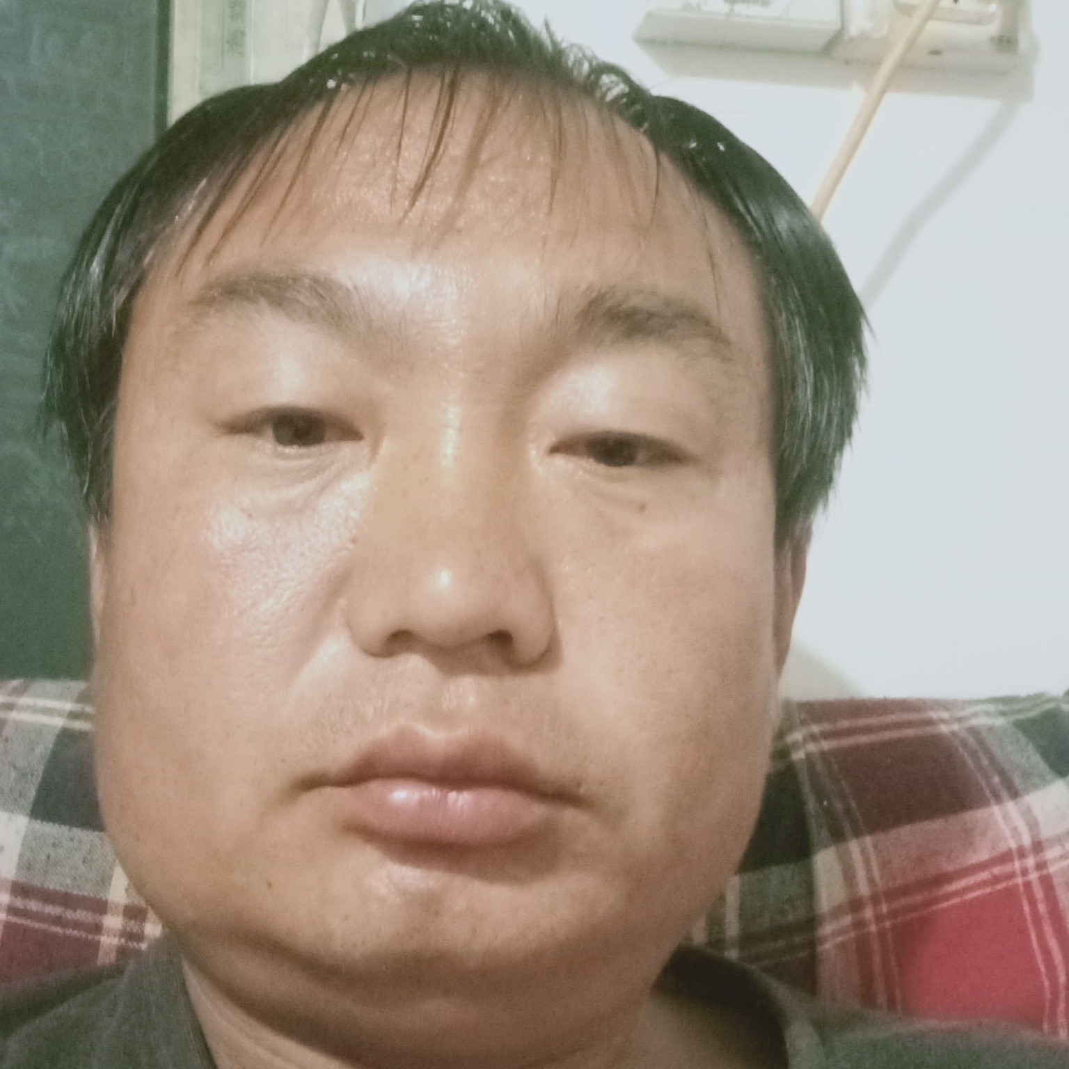 找一个知情人的照片