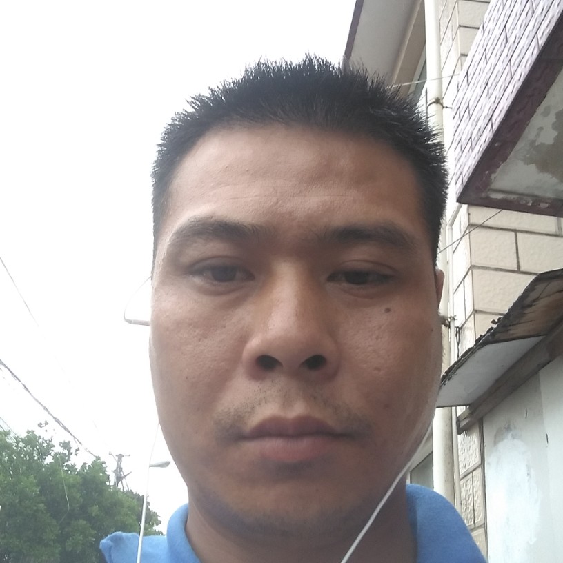 梁成波的照片