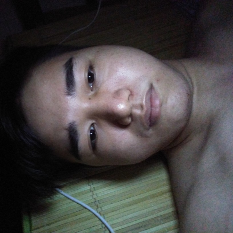 沉默闻帽子的照片