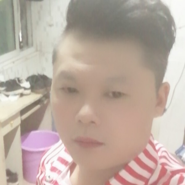 孝顺苦恋蓝天的照片
