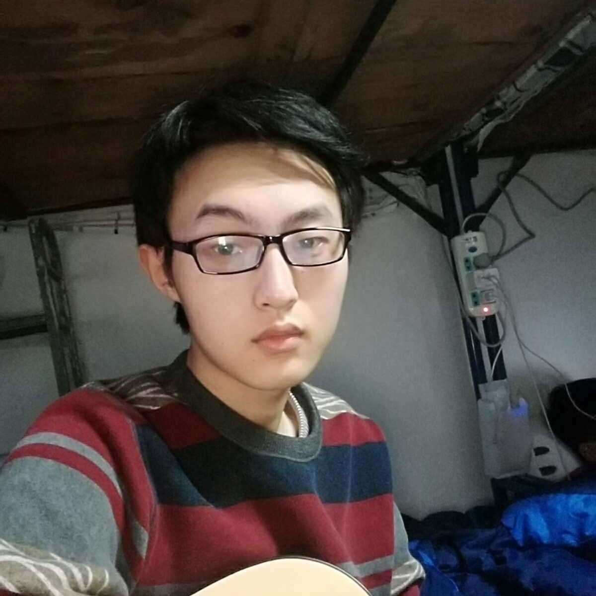 背后邂逅戒指的照片